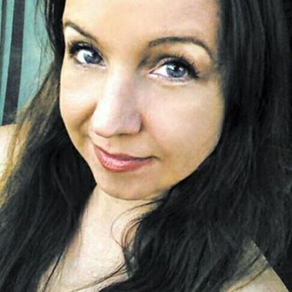 Meet Your Posher! - Picture 11 of 13